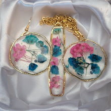 Load image into Gallery viewer, RESIN JEWELLERY - (Deposit) Sun 14th April 2:30pm - 4:00pm
