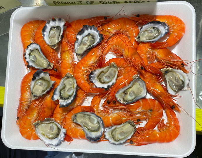 TIGER COOKED PRAWNS/ OYSTER - Tray